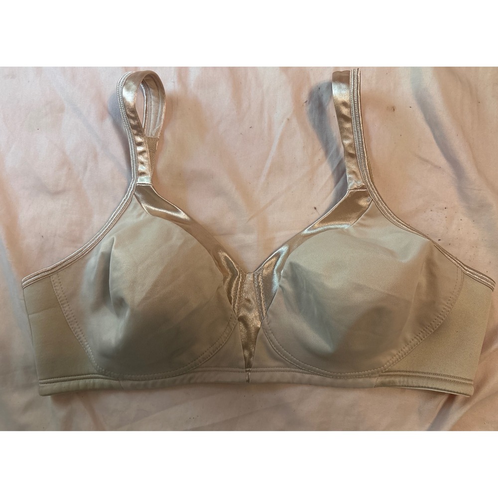 Playtex 18hr Full Figure Beige Silky Soft Smoothing Cool Wirefree Bra, 40B